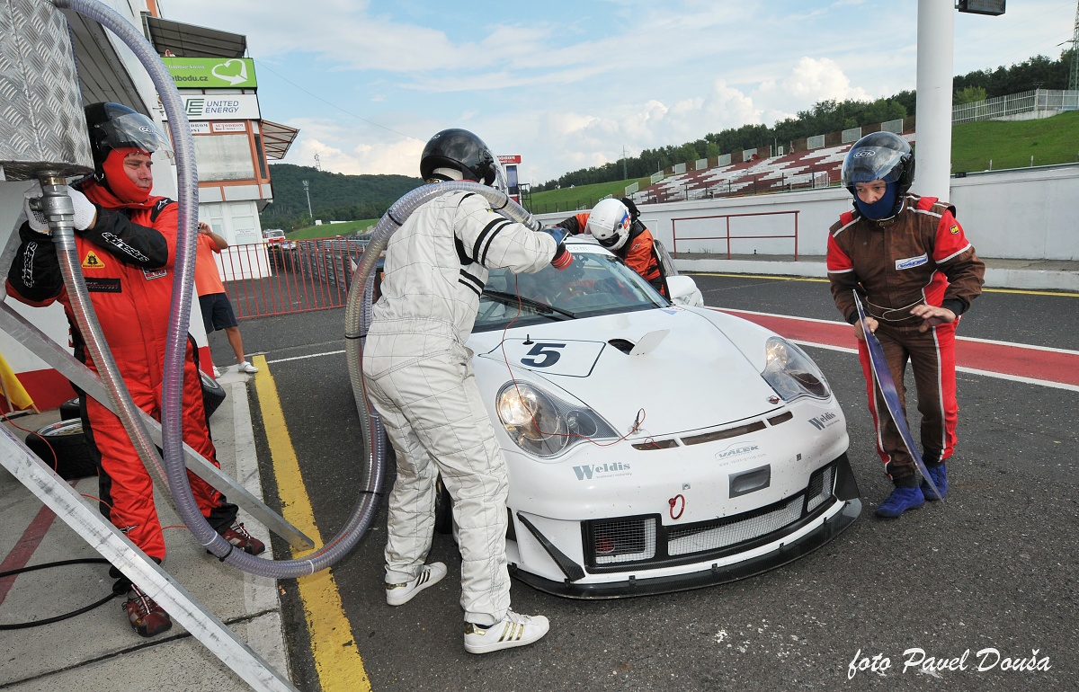 28 MOST 2011_67tankoporche.jpg